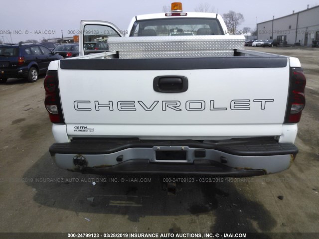 1GCHC24U84E322221 - 2004 CHEVROLET SILVERADO C2500 HEAVY DUTY WHITE photo 8