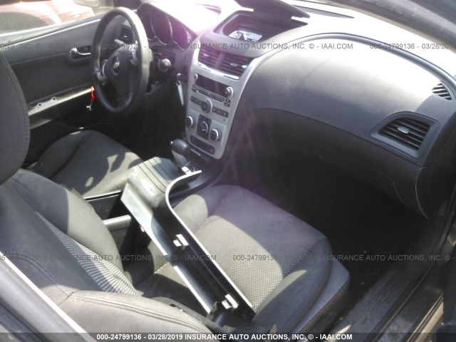 1G1ZC5E05AF249714 - 2010 CHEVROLET MALIBU 1LT ნაცრისფერი ფოტო 5
