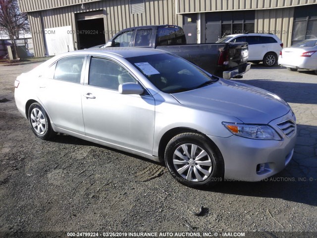 4T4BF3EK9BR182801 - 2011 TOYOTA CAMRY SE/LE/XLE 银色 照片 1