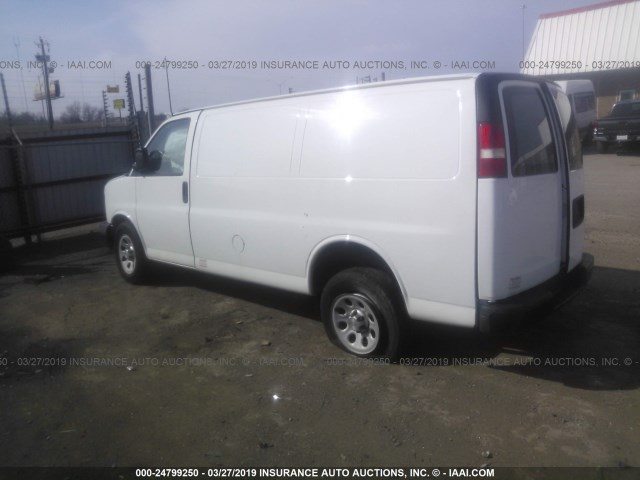 1GCSGAF45B1190332 - 2011 CHEVROLET EXPRESS G1500  WHITE photo 3