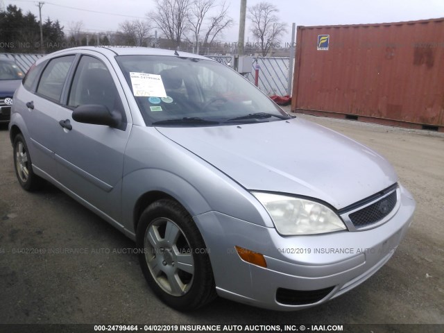 1FAHP37N77W217902 - 2007 FORD FOCUS ZX5/S/SE/SES SILVER photo 1
