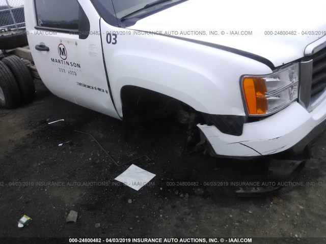 1GDJC34K78E135222 - 2008 GMC SIERRA C3500 WHITE photo 7