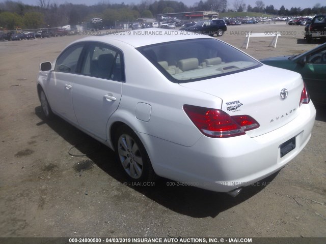 4T1BK36B26U083991 - 2006 TOYOTA AVALON XL/XLS/TOURING/LIMITED WHITE photo 3