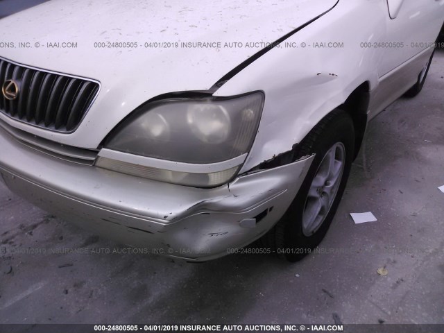 JT6HF10U8Y0142786 - 2000 LEXUS RX 300 WHITE photo 6