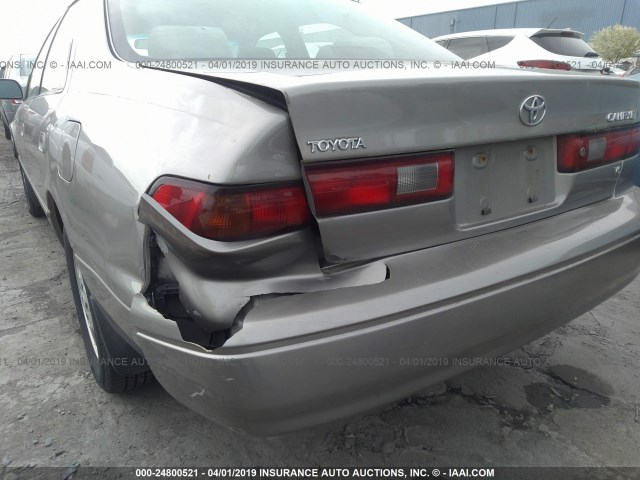 JT2BF22K1X0185597 - 1999 TOYOTA CAMRY LE/XLE Сұр фото 6