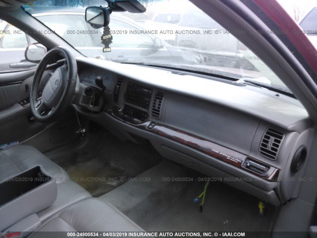 1G4CU5211W4656516 - 1998 BUICK PARK AVENUE ULTRA RED photo 5