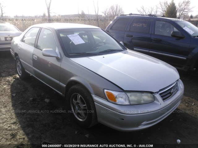JT2BG28KXY0393662 - 2000 TOYOTA CAMRY LE/XLE Күміс фото 1