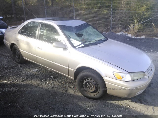 4T1BG22K4WU268805 - 1998 TOYOTA CAMRY CE/LE/XLE GOLD photo 1