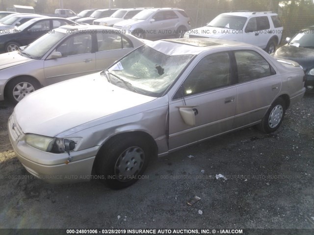 4T1BG22K4WU268805 - 1998 TOYOTA CAMRY CE/LE/XLE GOLD photo 2