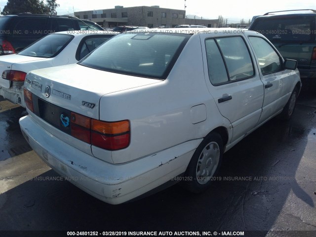 3VWRF81H7WM234339 - 1998 VOLKSWAGEN JETTA TDI WHITE photo 4