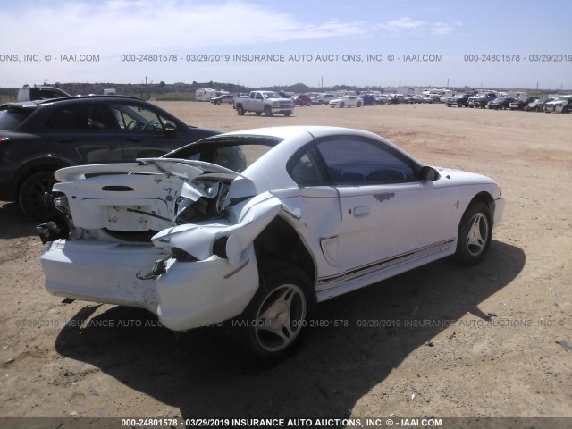 1FAFP4041WF136665 - 1998 FORD MUSTANG WHITE photo 4