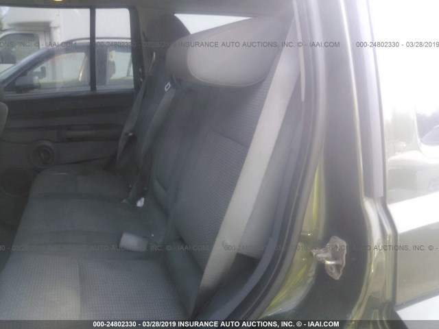 1J8HG48K27C626419 - 2007 JEEP COMMANDER GREEN photo 8