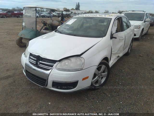 3VWRZ71K68M035072 - 2008 VOLKSWAGEN JETTA SE/SEL WHITE photo 2