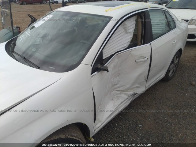 3VWRZ71K68M035072 - 2008 VOLKSWAGEN JETTA SE/SEL WHITE photo 6