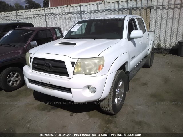 5TEJU62N16Z159641 - 2006 TOYOTA TACOMA DOUBLE CAB PRERUNNER WHITE photo 2