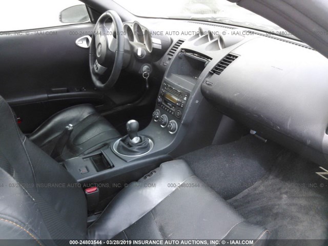 JN1AZ36A04T004536 - 2004 NISSAN 350Z ROADSTER SILVER photo 5