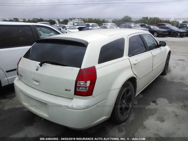 2D4FV48V65H190198 - 2005 DODGE MAGNUM SXT CREAM photo 4