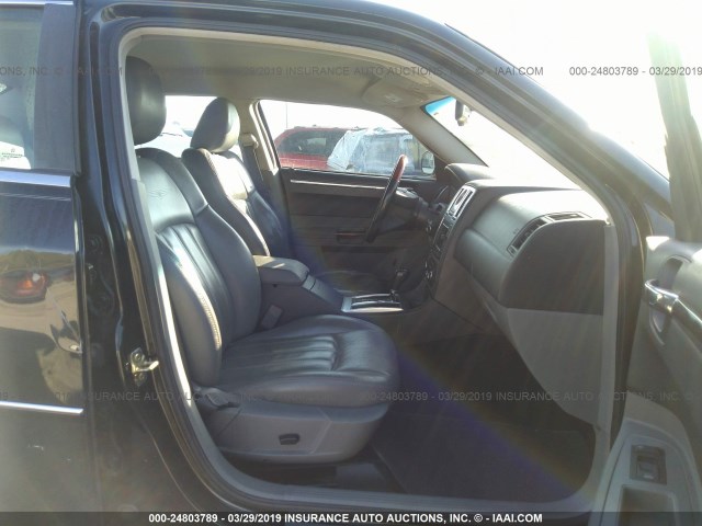 2C3JA63H65H152894 - 2005 CHRYSLER 300C შავი ფოტო 5