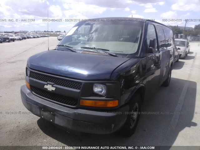 1GNFG15X561161634 - 2006 CHEVROLET EXPRESS G1500  BLUE photo 2