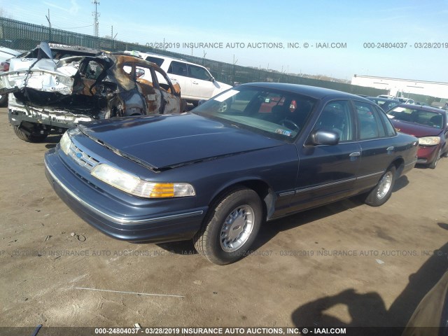 2FALP74W5TX194553 - 1996 FORD CROWN VICTORIA LX BLUE photo 2