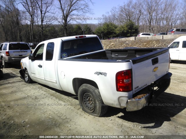 1GCRKREA6BZ466747 - 2011 CHEVROLET SILVERADO K1500 LS WHITE photo 3