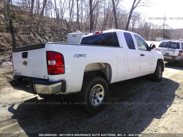 1GCRKREA6BZ466747 - 2011 CHEVROLET SILVERADO K1500 LS WHITE photo 4