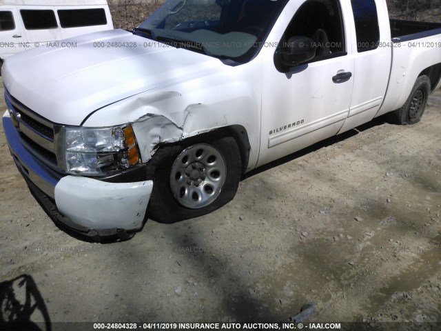 1GCRKREA6BZ466747 - 2011 CHEVROLET SILVERADO K1500 LS WHITE photo 6