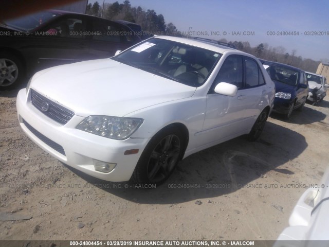 JTHBD192230075146 - 2003 LEXUS IS 300 WHITE photo 2