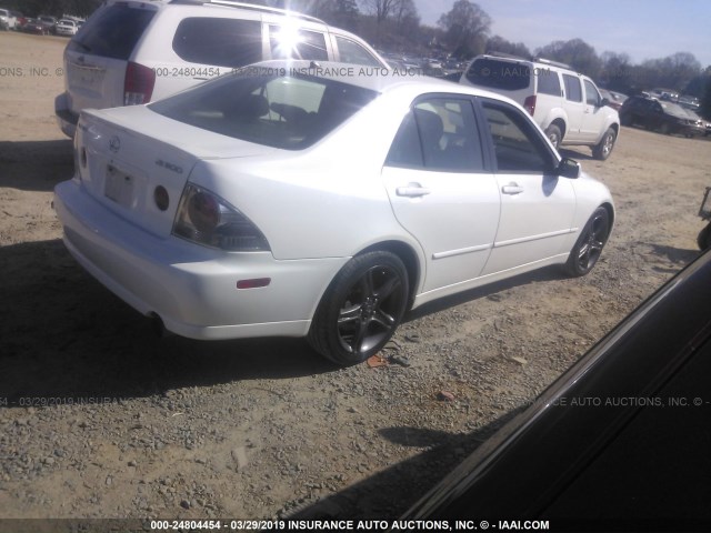 JTHBD192230075146 - 2003 LEXUS IS 300 WHITE photo 4