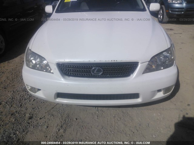 JTHBD192230075146 - 2003 LEXUS IS 300 WHITE photo 6