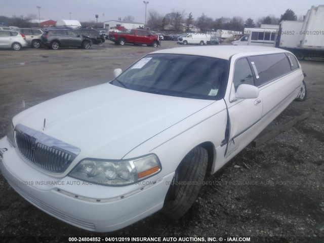 2L1FM88W99X600260 - 2009 LINCOLN TOWN CAR EXECUTIVE WHITE photo 2