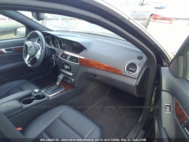 WDDGF4HB4CA643269 - 2012 MERCEDES-BENZ C 250 BLACK photo 5