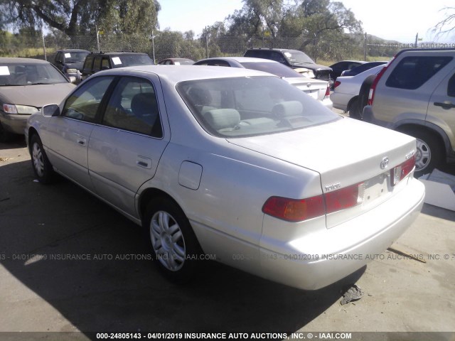 4T1BG22K81U106250 - 2001 TOYOTA CAMRY CE/LE/XLE SILVER photo 3