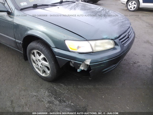 4T1BF28K9WU062535 - 1998 TOYOTA CAMRY CE/LE/XLE GREEN photo 6