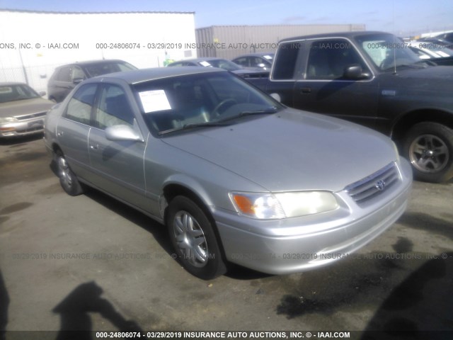 JT2BF22K310314205 - 2001 TOYOTA CAMRY CE/LE/XLE SILVER photo 1