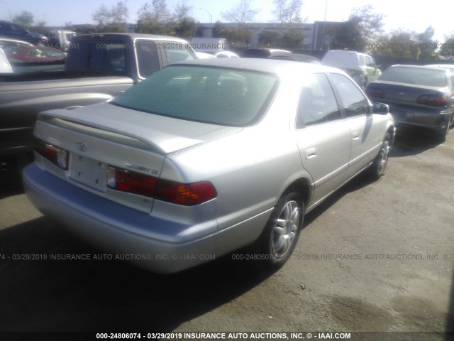 JT2BF22K310314205 - 2001 TOYOTA CAMRY CE/LE/XLE SILVER photo 4