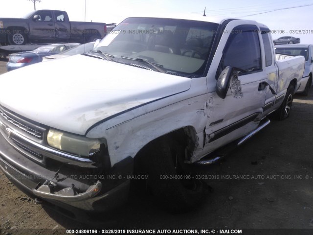 2GCEC19T121291373 - 2002 CHEVROLET SILVERADO C1500 WHITE photo 6