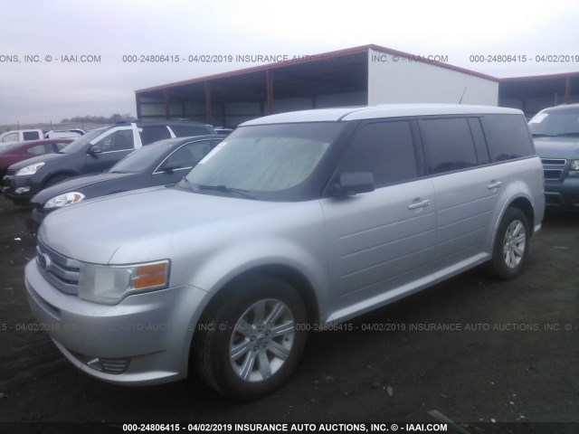 2FMGK5BC0BBD16718 - 2011 FORD FLEX SE SILVER photo 2