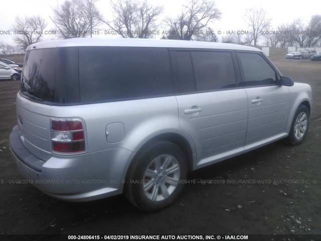 2FMGK5BC0BBD16718 - 2011 FORD FLEX SE SILVER photo 4