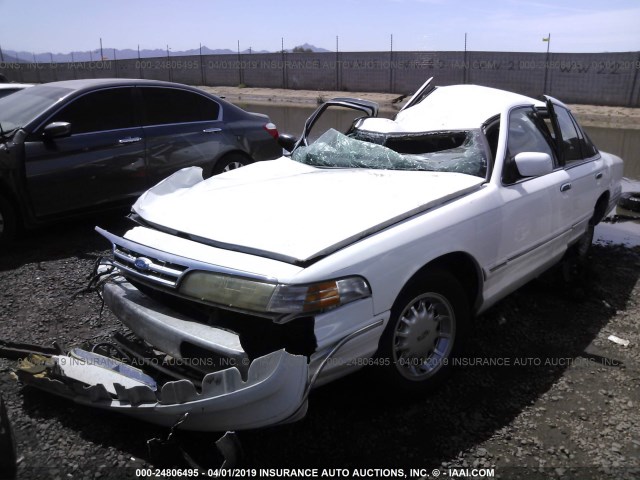 2FALP74W8VX194842 - 1997 FORD CROWN VICTORIA LX WHITE photo 2