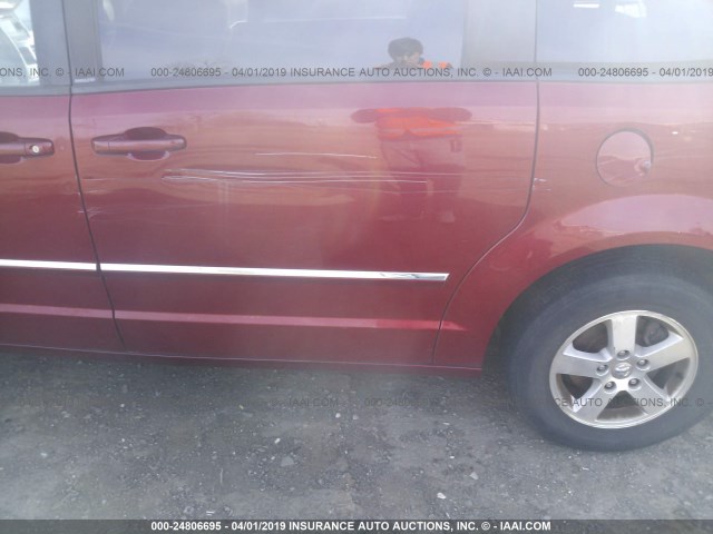 2D8HN54P98R140852 - 2008 DODGE GRAND CARAVAN SXT RED photo 5