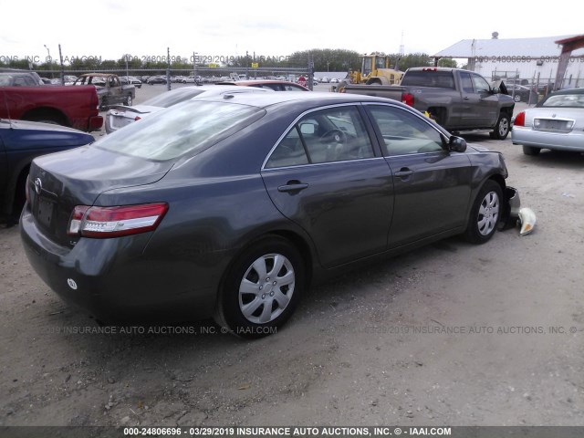 4T4BF3EK5AR064467 - 2010 TOYOTA CAMRY SE/LE/XLE GRAY photo 4