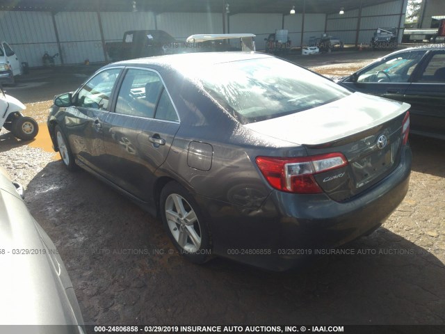 4T1BF1FKXEU820054 - 2014 TOYOTA CAMRY L/SE/LE/XLE 灰色 照片 3
