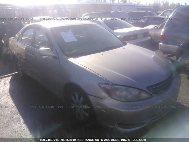 JTDBF30K220003740 - 2002 TOYOTA CAMRY LE/XLE/SE GOLD photo 1