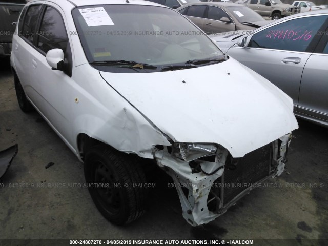 KL1TD62675B349116 - 2005 CHEVROLET AVEO LS WHITE photo 1