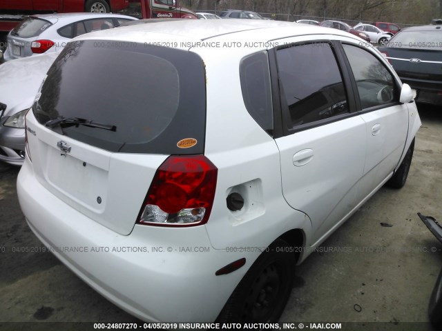 KL1TD62675B349116 - 2005 CHEVROLET AVEO LS WHITE photo 4