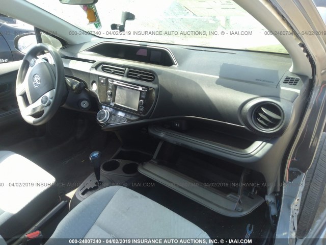 JTDKDTB30F1103833 - 2015 TOYOTA PRIUS C GRAY photo 5