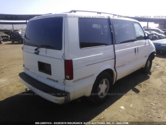 1GNDM19W2YB208357 - 2000 CHEVROLET ASTRO WHITE photo 4