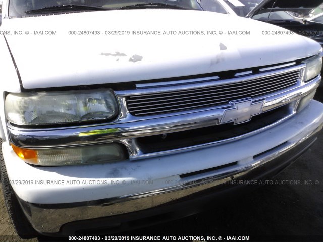 3GNGC26U53G318036 - 2003 CHEVROLET SUBURBAN C2500 WHITE photo 6