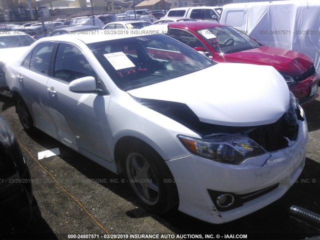 4T1BF1FK0CU175167 - 2012 TOYOTA CAMRY SE/LE/XLE WHITE photo 1